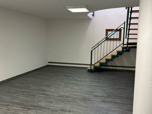 Wohnung zur Miete 420 € 2 Zimmer 70 m² August-Bebel-Straße 23 Lichtenstein Lichtenstein 09350