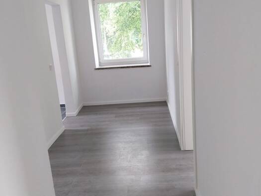 Wohnung zur Miete 348 € 3 Zimmer 58 m² EG frei ab sofort Ernst-Thälmann-Straße 27 Ostrau 04749