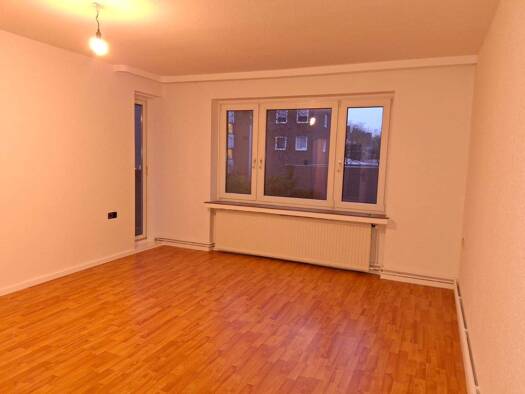 Wohnung zur Miete 700 € 4 Zimmer 81 m² 1. Geschoss frei ab sofort Ruhrstr.38 Geestemünde Bremerhaven 27570
