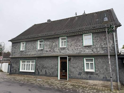 Einfamilienhaus zur Miete 1.200 € 6 Zimmer 137,5 m² 500 m² Grundstück frei ab 01.02.2026 Neunkirchen Neunkirchen-Seelscheid 53819