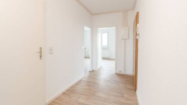 Wohnung zur Miete 434 € 4 Zimmer 66,6 m² 4. Geschoss frei ab 01.07.2025 Carl-Schorlemmer-Ring 49 Nördliche Neustadt Halle 06122