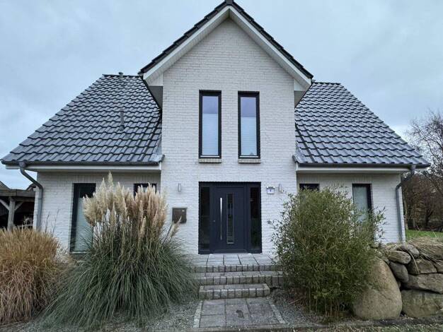 Einfamilienhaus zum Kauf provisionsfrei 649.000 € 7 Zimmer 135 m² 580 m² Grundstück Tating 25881