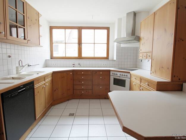 Wohnung zur Miete 1.300 € 4,5 Zimmer 156,8 m² 1. Geschoss Roßtal Roßtal 90574