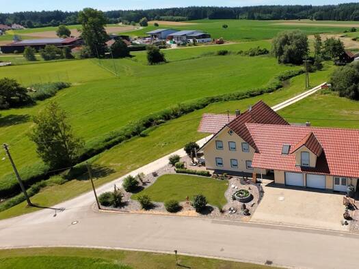 Haus zum Kauf 839.000 € 7,5 Zimmer 240 m² 937 m² Grundstück Silheim Bibertal / Silheim 89346