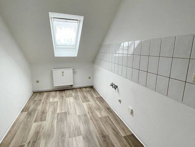 Wohnung zur Miete 266 € 2 Zimmer 58,8 m² Marie-Müller-Straße 6 Aue 08280