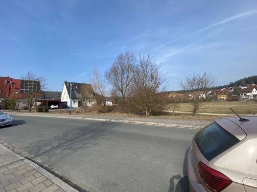 Grundstück zum Kauf 513.000 € 688 m² Grundstück Baugenehmigung vorhanden frei ab sofort Lauf Lauf an der Pegnitz 91207