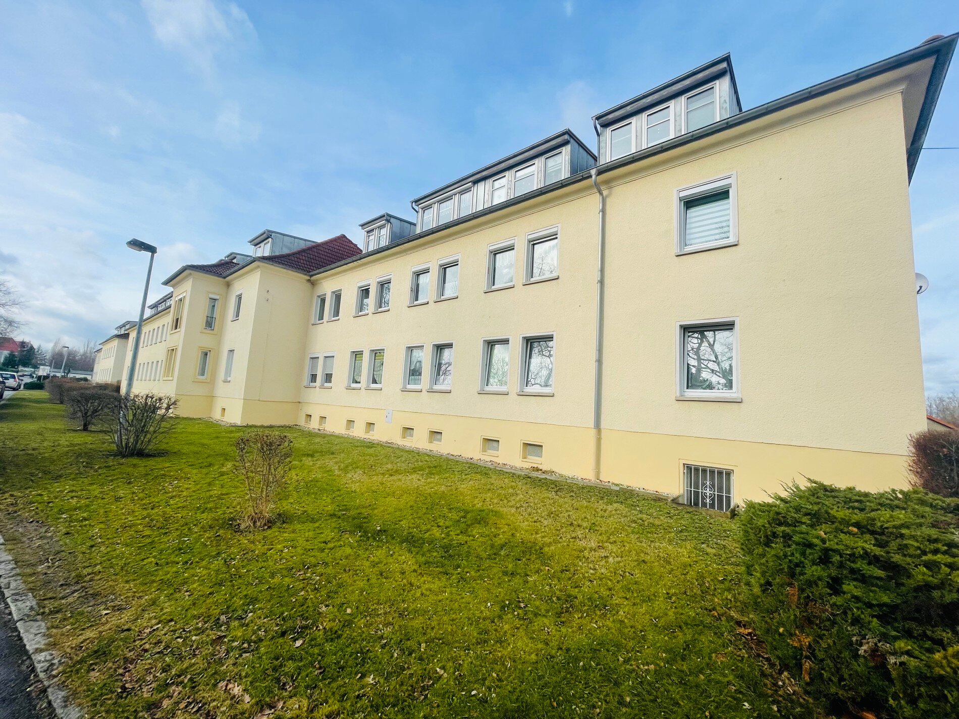 Mehrfamilienhaus zum Kauf 229.000 € 12 Zimmer 291 m²<br/>Wohnfläche Tröglitz Elsteraue 06729