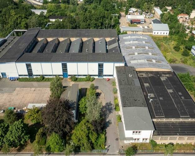 Lagerhalle zur Miete 12.088 m² Lagerfläche teilbar ab 990 m² Radebeul 01445