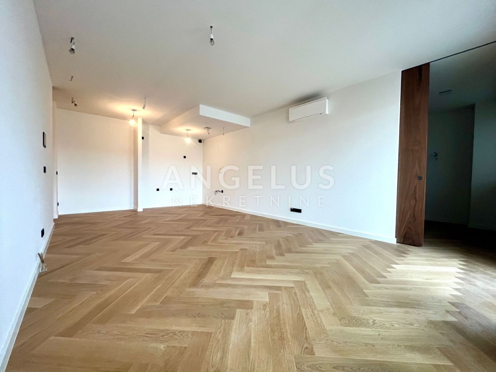 Wohnung zum Kauf 3 Zimmer 82 m²<br/>Wohnfläche 1.<br/>Geschoss Center 10000