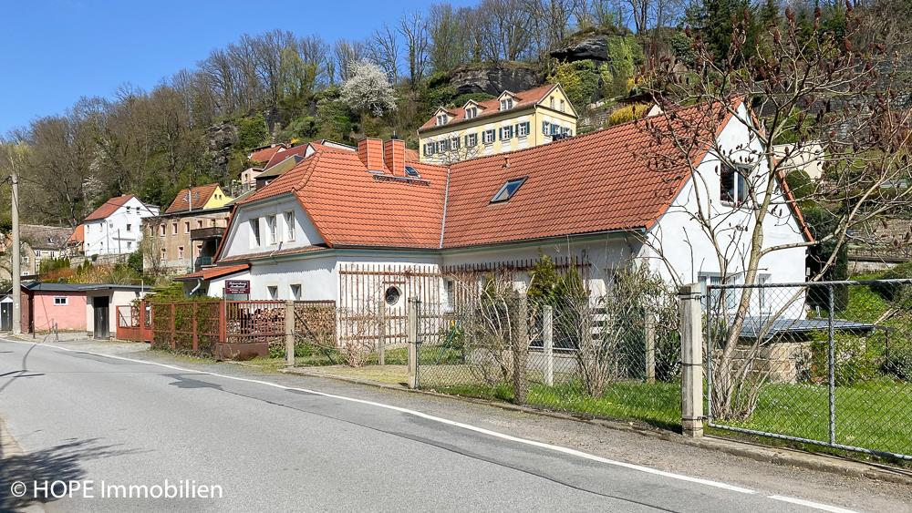 Einfamilienhaus zum Kauf 359.000 € 10 Zimmer 220 m²<br/>Wohnfläche 658 m²<br/>Grundstück Pirna Pirna 01796