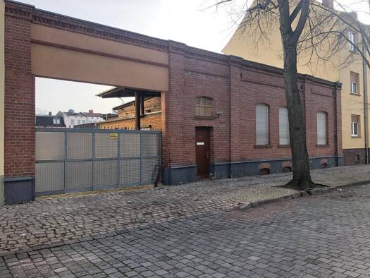 Haus zur Miete 600 € 4 Zimmer 120 m² frei ab 01.07.2026 Bernburg 06406