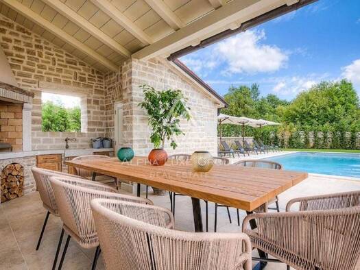 Einfamilienhaus zum Kauf 1.050.000 € 5 Zimmer 297 m² Ladići, Kanfanar Kanfanar 52352