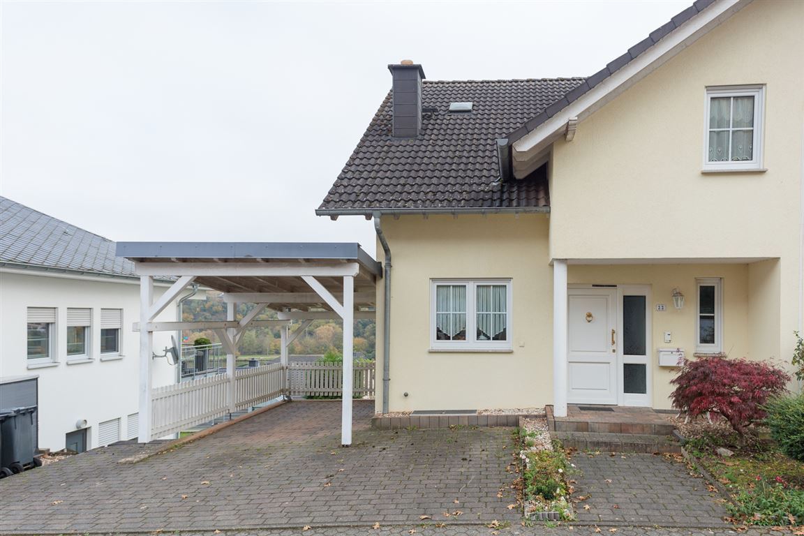 Immobilie zum Kauf als Kapitalanlage geeignet 417.000 € 5 Zimmer 130 m²<br/>Fläche 354 m²<br/>Grundstück Saarblick 22 Niederleuken Saarburg , Saar 54439