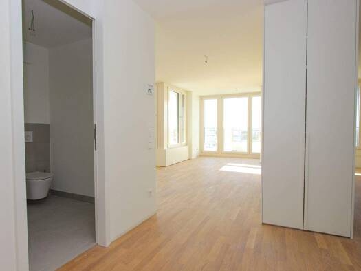Wohnung zur Miete 2.199 € 2 Zimmer 82,7 m² 9. Geschoss frei ab 15.03.2026 Memminger Platz 4 Moosach München 80997