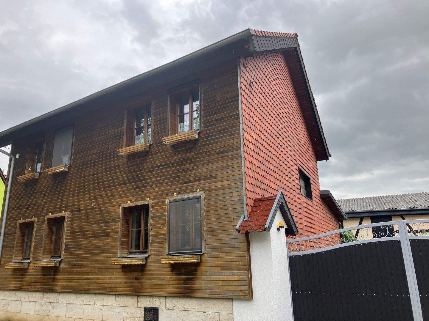 Immobilie in Ilmtal-Weinstraße - EFH mit viel Wohnfläche und 1.300m² Grundstück - Bild 0