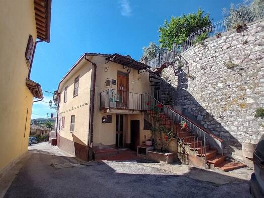 Haus zum Kauf 43.000 € 70 m² 500 m² Grundstück Gualdo Cattaneo 06035