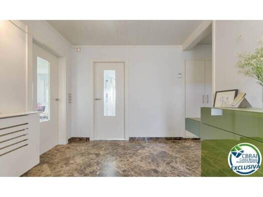 Villa zum Kauf 890.000 € 5 Zimmer 624 m² 1.110 m² Grundstück la Jonquera 17700