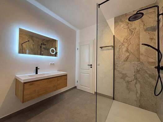 Wohnung zum Kauf 79.000 € 2 Zimmer 63 m² 2. Geschoss frei ab sofort Meerane Meerane 08393