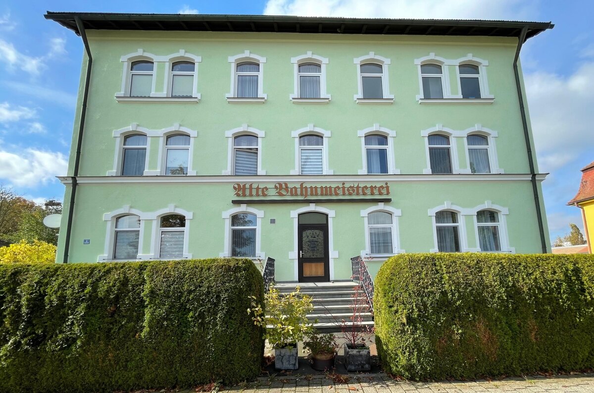 Mehrfamilienhaus zum Kauf 750.000 € 22 Zimmer 484 m²<br/>Wohnfläche 770 m²<br/>Grundstück Wiesau Wiesau 95676