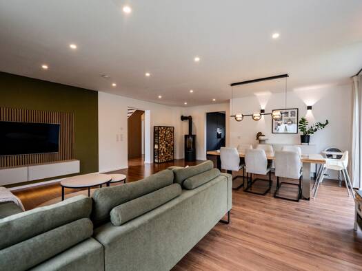 Haus zum Kauf 595.000 € 5 Zimmer 157,8 m² 406 m² Grundstück Üchtelhausen Üchtelhausen 97532