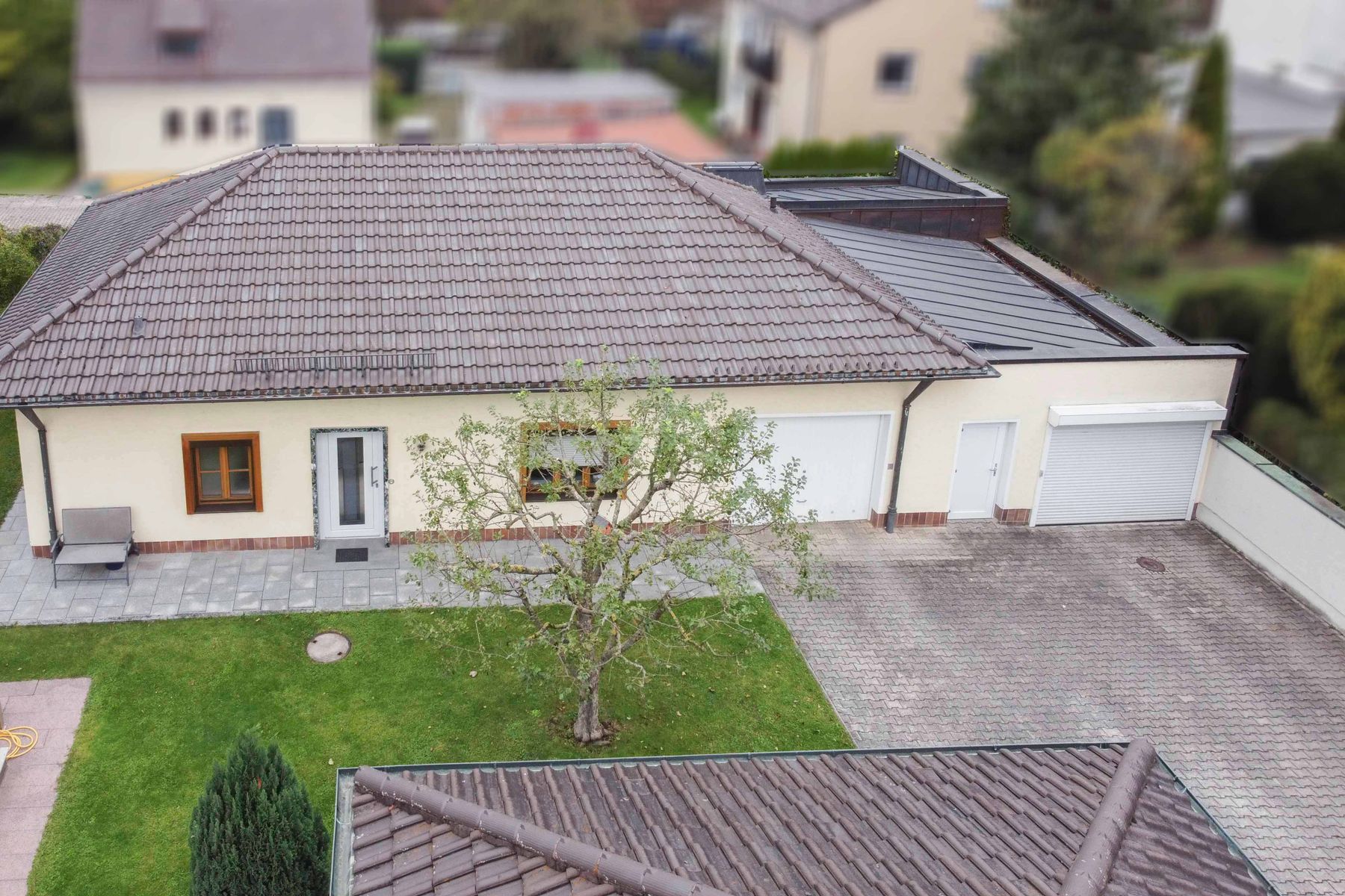 Einfamilienhaus zum Kauf 829.000 € 6 Zimmer 123 m²<br/>Wohnfläche 402 m²<br/>Grundstück 01.03.2025<br/>Verfügbarkeit Trudering - Riem München 81829