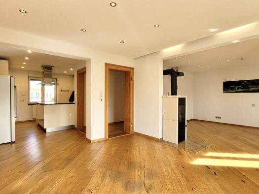 Doppelhaushälfte zum Kauf 349.000 € 5 Zimmer 107 m² 450 m² Grundstück frei ab sofort Erzingen Klettgau 79771