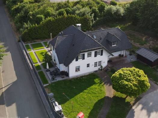 Einfamilienhaus zum Kauf 739.000 € 5 Zimmer 235 m² 1.486 m² Grundstück frei ab sofort Niedermarsberg Marsberg 34431