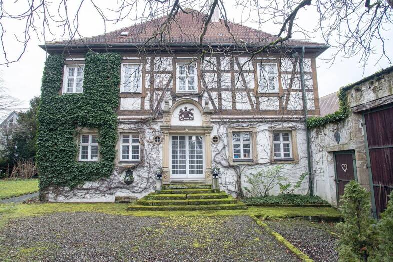 Schloss zum Kauf provisionsfrei 2.800.000 € 7 Zimmer 407 m² 3.300 m² Grundstück Rübgarten Pliezhausen 72124