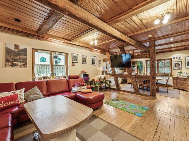 Haus zum Kauf 349.000 € 12 Zimmer 360 m² 500 m² Grundstück Hollfeld 96142