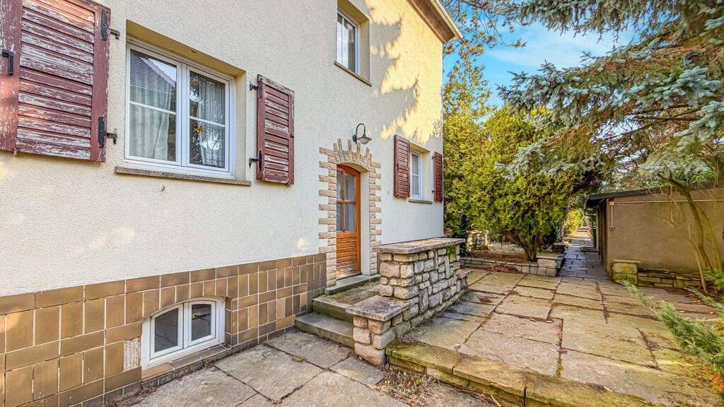 Familienhaus mit Altbaucharme: 8 Zimmer, Terrasse, großer Garten & viel Platz für Ihre Ideen