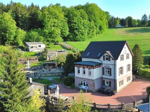 Villa zum Kauf 19 Zimmer 400 m² 1.992 m² Grundstück frei ab sofort Kurort Oybin 02797