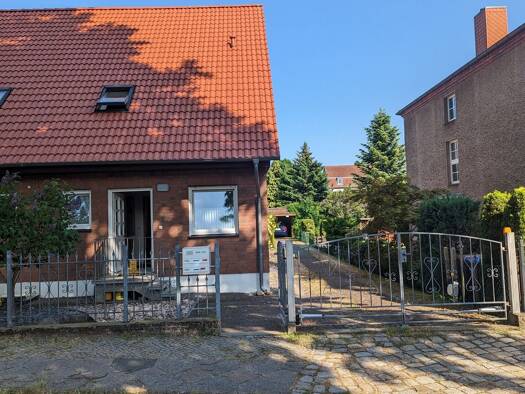 Doppelhaushälfte zur Miete 1.500 € 4 Zimmer 90 m² 300 m² Grundstück frei ab 01.01.2026 Kaulsdorf Berlin 12621