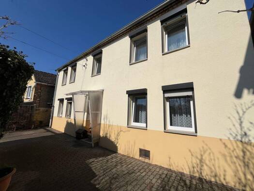 Einfamilienhaus zum Kauf 120.000 € 6 Zimmer 123 m² 615 m² Grundstück frei ab sofort Karl-John-Straße Teutschenthal 06179