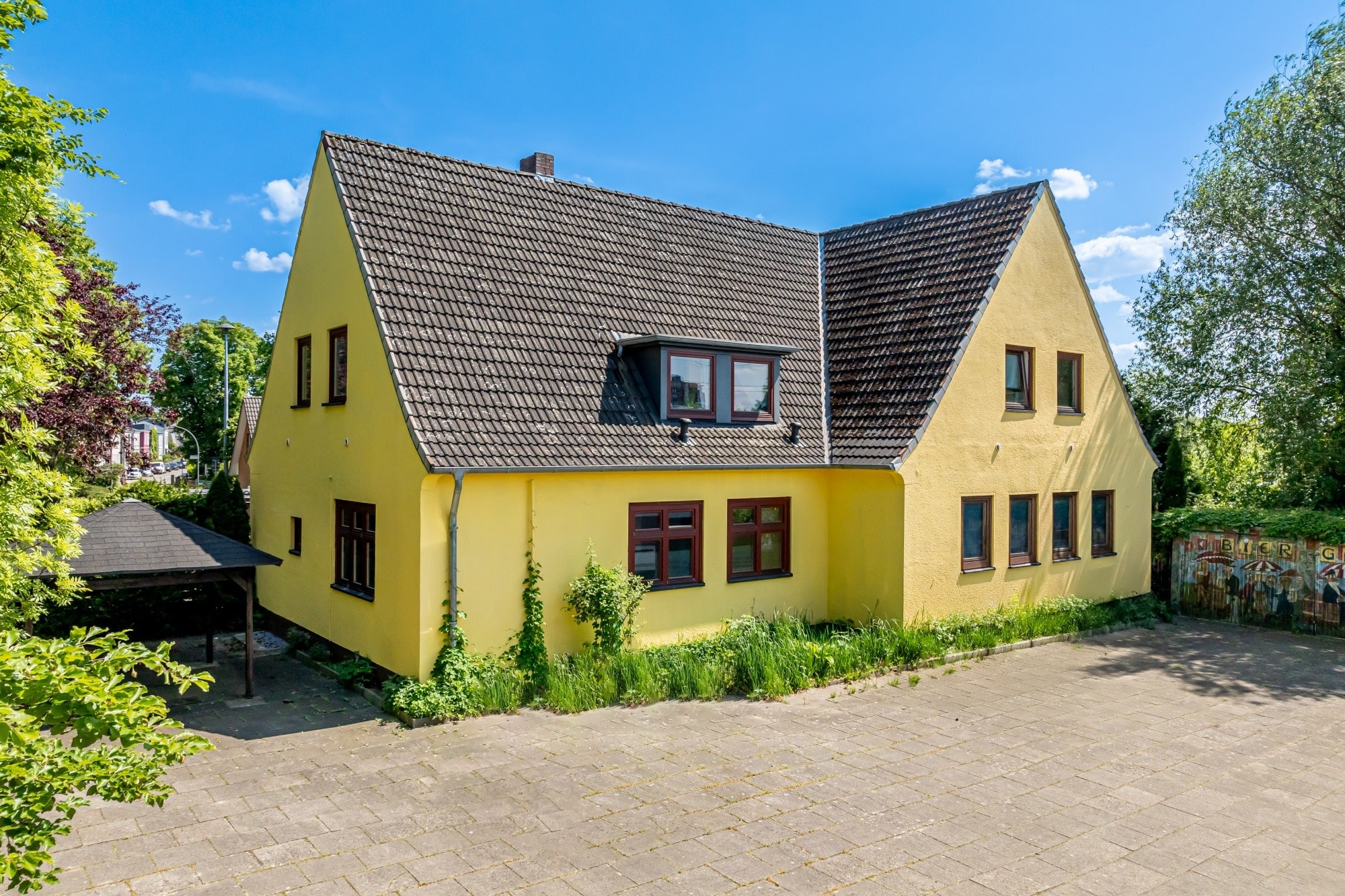 Mehrfamilienhaus zum Kauf 699.000 € 20 Zimmer 504 m²<br/>Wohnfläche 1.160 m²<br/>Grundstück Wahlbezirk 12 Elmshorn 25337