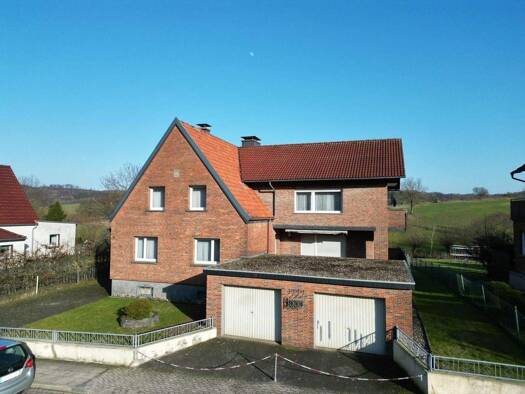 Einfamilienhaus zum Kauf 249.000 € 9 Zimmer 209,3 m² 1.877 m² Grundstück Sandebeck Steinheim 32839