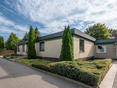 Bungalow zum Kauf 599.000 € 10 Zimmer 191,2 m² 727 m² Grundstück Pinneberg 25421