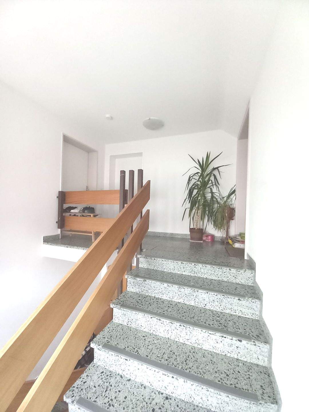 Immobilie in Nördlingen - Helle 3 Zimmer Wohnung mit großem Balkon, Nebenraum und Garage  - Bild 4