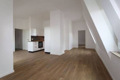 Wohnung zur Miete 1.375 € 4 Zimmer 92 m² Dachgeschoss Beckerstraße 3 Neulindenau Leipzig 04179