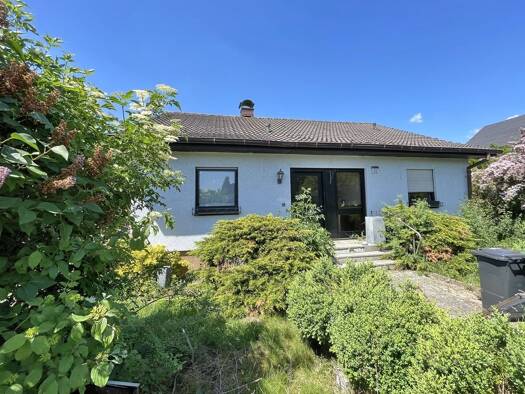 Einfamilienhaus zum Kauf 220.000 € 3 Zimmer 89 m² 862 m² Grundstück Burgsalach Burgsalach 91790