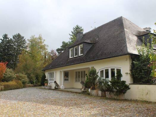Villa zum Kauf provisionsfrei 1.540.000 € 10 Zimmer 404 m² 6.792 m² Grundstück frei ab sofort Bertoldshofen Marktoberdorf 87616