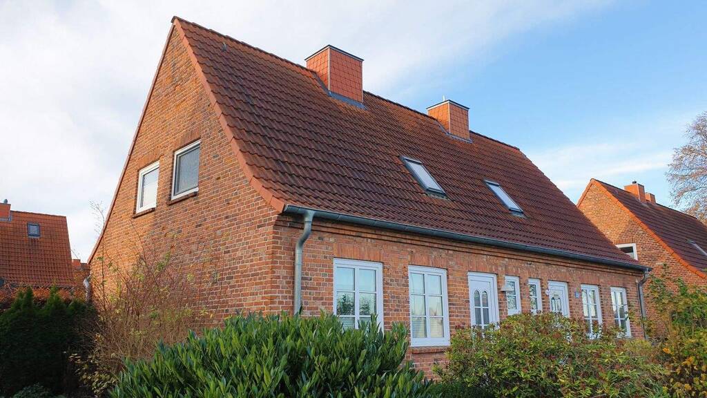 Doppelhaushälfte zum Kauf 229.000 € 3 Zimmer 61 m² 356 m² Grundstück Eckernförde 24340