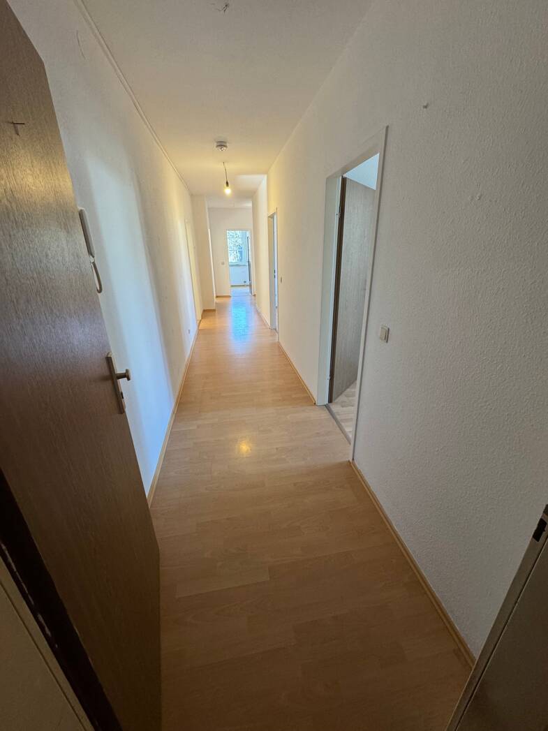 Wohnung zur Miete 730 € 4 Zimmer 106 m² 2. Geschoss frei ab sofort Kleine Bahnhofstraße 15 a Zella-Mehlis 98544