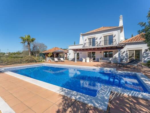 Haus zum Kauf 2.450.000 € 3.040 m² Grundstück Santa Bárbara de Nexe 8005