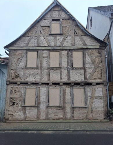 Bauernhaus zum Kauf provisionsfrei 225.000 € 4 Zimmer 100 m² 376 m² Grundstück Heerstrasse 3 Nordenstadt - Ost Wiesbaden-Nordenstadt 65205