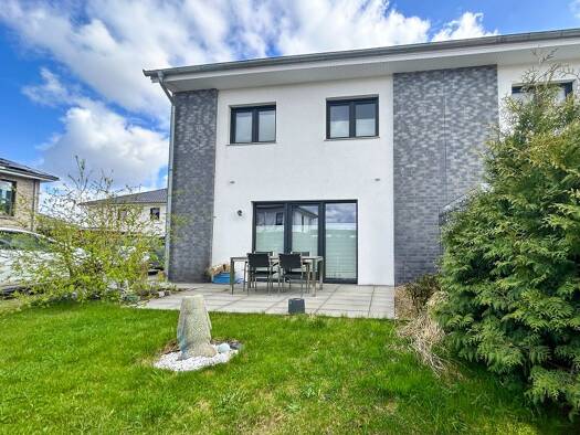 Doppelhaushälfte zum Kauf 395.000 € 5 Zimmer 134 m² 283 m² Grundstück Gronau Gronau (Leine) 31028