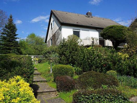 Einfamilienhaus zur Miete 1.350 € 4 Zimmer 100 m² 658 m² Grundstück Hain Laufach 63846