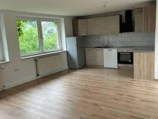 Wohnung zur Miete 585 € 4 Zimmer 90 m² 2. Geschoss frei ab sofort Karlstraße 18 Limbach-Oberfrohna 09212