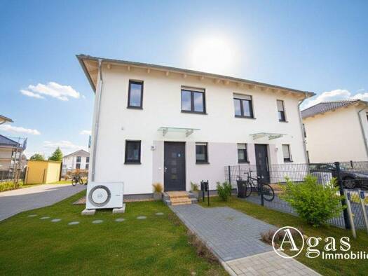 Doppelhaushälfte zur Miete 2.500 € 6 Zimmer 164 m² 323 m² Grundstück frei ab 15.04.2026 Barnimblick 34 Ahrensfelde 16356