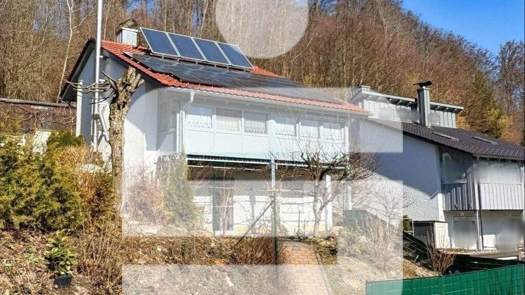 Immobilie in Fürstenstein - Charmantes Einfamilienhaus in Fürstenstein! Modern und variabel nutzbar! - Bild 0