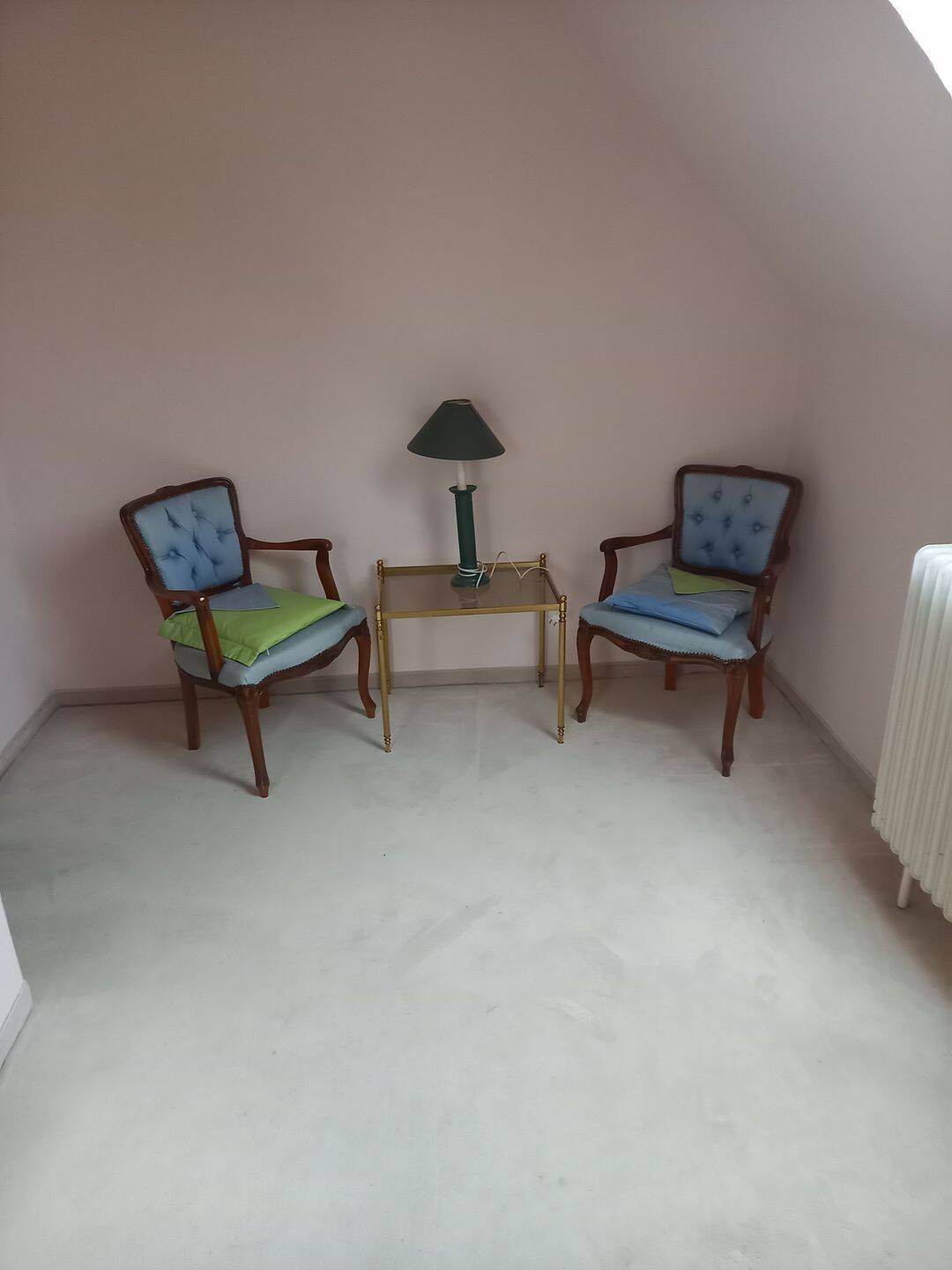 2 Zimmer Single Dachgeschoß Wohnung teilmöbliert in Jugendstilvilla in Behringersdorf – Schwaig bei Nürnberg – Vorschaubild 5